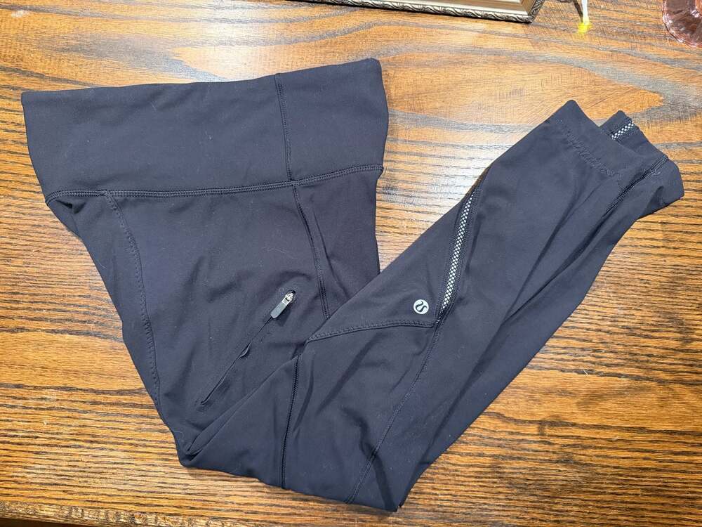 Lululemon Women's Black Active Leggings Reflective Stripes High Rise 28” 0156